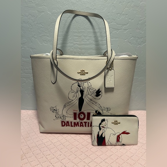 Coach Disney 101 Dalmatians Cruela Tote & Wristlet Combo - Picture 1 of 14